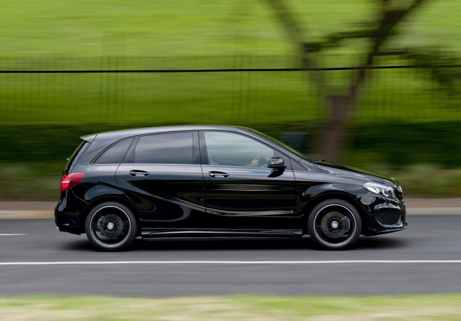  Mercedes-Benz B250 AMG Line 2015 года  (ZA) (фото 12 из 13)